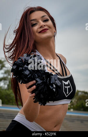 September 02, 2017. Toronto, Kanada - Cheerleader auf dem Feld vor Super 8 s Runde 4 Spiel zwischen Toronto Wolfpack (Kanada) vs Whitehaven RLFC (Einheit Stockfoto