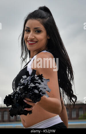 September 02, 2017. Toronto, Kanada - Cheerleader auf dem Feld vor Super 8 s Runde 4 Spiel zwischen Toronto Wolfpack (Kanada) vs Whitehaven RLFC (Einheit Stockfoto