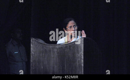 Kolkata, Indien. 07 Sep, 2017. West Bengal Chief Minister Mamata Banerjee zusammen mit anderen staatlichen Minister in einer Sitzung der Regierung von Westbengalen Mitarbeiter Föderation treffen. Credit: Saikat Paul/Pacific Press/Alamy leben Nachrichten Stockfoto