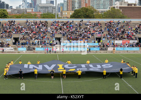 September 02, 2017. Toronto, Kanada - Spiele Flagge Invictus auf dem Feld während Super 8 s Runde 4 Spiel zwischen Toronto Wolfpack (Kanada) vs Whitehaven RL Stockfoto