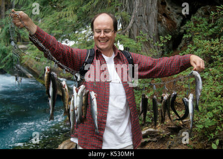 Fisch Stringer auf der oberen McKenzie River, McKenzie Wild and Scenic River, Willamette National Forest, Oregon Stockfoto