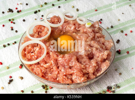 Frischem Hackfleisch, Halbzeuge Stockfoto