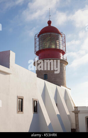 Cape St. Vincent, Portugal: Cape St. Vincent Leuchtturm bei Sonnenuntergang. Das Kap ist der südwestlichste Punkt in Portugal und Kontinentaleuropa. Stockfoto