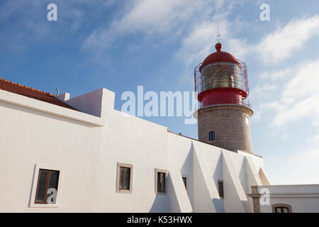 Cape St. Vincent, Portugal: Cape St. Vincent Leuchtturm bei Sonnenuntergang. Das Kap ist der südwestlichste Punkt in Portugal und Kontinentaleuropa. Stockfoto