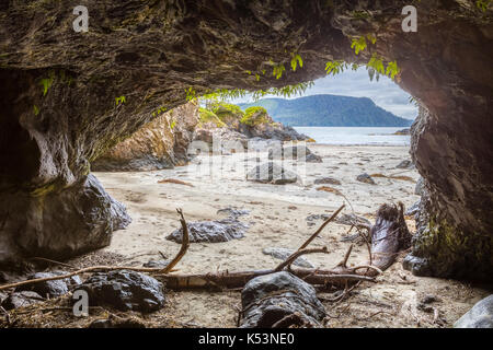 Meer Höhle San Josef Bay, Cape Scott Provincial Park, Vancouver Island, British Columbia, Kanada. HDR Stockfoto