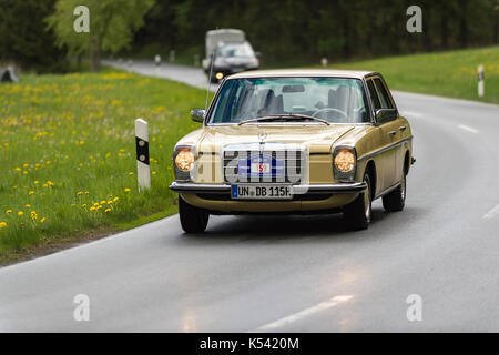 Brilon, Deutschland - 13. Mai 2017: Oldtimer Sauerland Round trip Mercedes Benz 220D Stockfoto