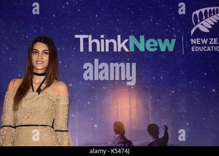 Mumbai, Indien. 07 Sep, 2017. Indische Schauspielerin Kriti Sanon während der Ansage Schauspielerin wie die Indische Marke Botschafter für Ausbildung Neuseeland im Hotel Palladium in Mumbai. Credit: Azhar Khan/Pacific Press/Alamy leben Nachrichten Stockfoto