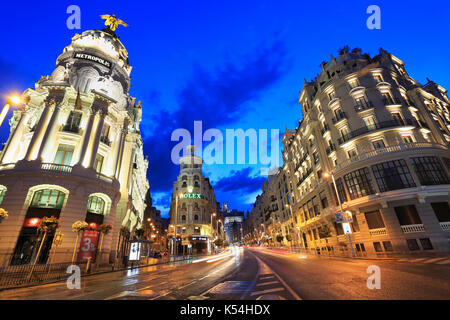 MADRID, Spanien - 25. Juli 2017: Gran Vía ist ein gehobenes Einkaufsstraße befindet sich im Zentrum von Madrid. Bekannt als die spanische Broadway. Stockfoto