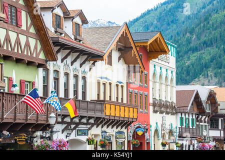 Bayerische Architektur von Fronten der Unternehmen in touristische Stadt Leavenworth, Washington Stockfoto