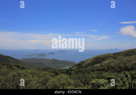 Das schöne Wetter im Sommer von Lantau Island, South China Sea, mit der Ansicht von Shek Pik Reservoir in Hong Kong Stockfoto