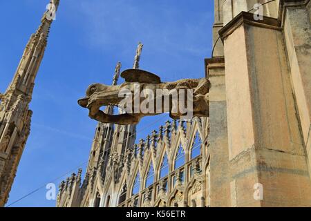 Das Dach des Mailänder Dom (Duomo di Milano) in Mailand, Italien. Stockfoto