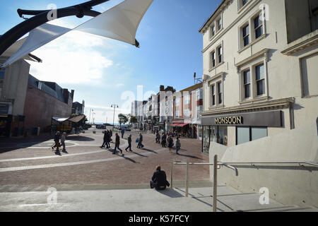 Montague Place im Stadtzentrum von Worthing, West Sussex, England, UK. Stockfoto