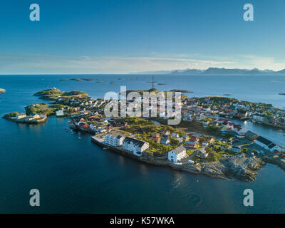 Henningsvær Dorf. Luftaufnahme. Norwegen. Stockfoto