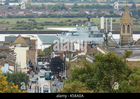 Gravesend, Kent, Vereinigtes Königreich. 8. September 2017. Royal Navy River class Patrol Schiff HMS Mersey dargestellt, Gravesend in Kent auf dem Weg zum umstrittenen DSEI defence Veranstaltung in ExCeL in East London. Rob Powell/Alamy leben Nachrichten Stockfoto