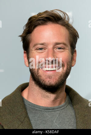 Toronto, Kanada. 08 Sep, 2017. Armee Hammer nimmt an der Pressekonferenz von "Rufen Sie mich an, indem Sie Name' während der 42 Toronto International Film Festival, tiff, bei Bell Lightbox in Toronto, Kanada, am 08. September 2017. Foto: Hubert Boesl/dpa/Alamy leben Nachrichten Stockfoto