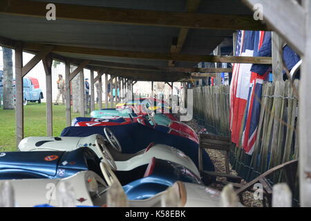 Austin J 40 Tretautos; Settringham Becher; in paddocks; Goodwood Revival 8. Sept. 2017 Stockfoto