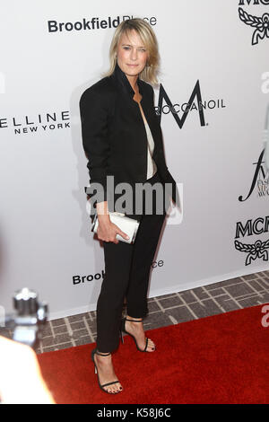 New York, Vereinigte Staaten. 08 Sep, 2017. Schauspielerin Robin Wright nimmt an den Alltag der vorderen Zylinderreihe Fashion Media Awards im Four Seasons Hotel New York Downtown am 8. September 2017 in New York, NY, USA. Credit: AKPhoto/Alamy leben Nachrichten Stockfoto