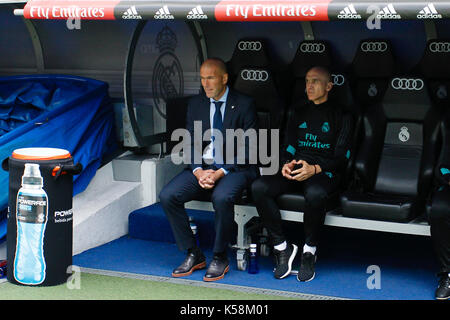 Madrid, Spanien. 09 Sep, 2017. Zinedine Zidane Trainer von Real Madrid La Liga zwischen Real Madrid gegen Levante UD im Santiago Bernabeu in Madrid, Spanien, 9. September 2017. Credit: Gtres Información más Comuniación auf Linie, S.L./Alamy leben Nachrichten Stockfoto