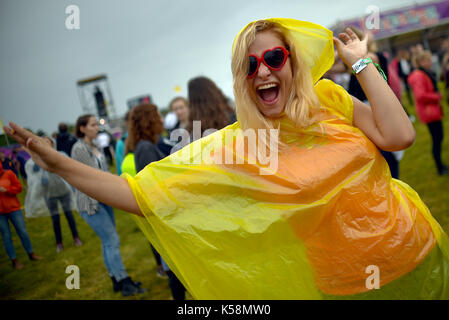 Hoppegarten, Deutschland. 9 Sep, 2017. Anita Tänze auf dem Lollapalooza Festival in Hoppegarten, Deutschland, 9. September 2017. Das Musikfestival wird über zwei Tagen am 9. und 10. September statt. Foto: Britta Pedersen/dpa/Alamy leben Nachrichten Stockfoto