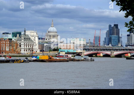 London und die Themse skyline Stockfoto