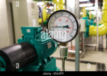 Detailansicht der Manometer. Stockfoto