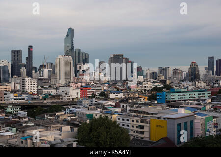 Mahanakhon Gebäude mit Skyline von Bangkok Stockfoto