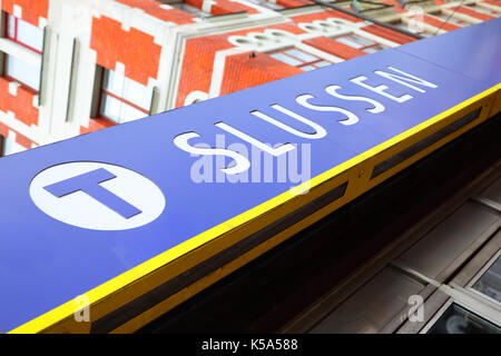 Stockholm, Schweden - 25. Juli 2017: Aufnahme der Schild der U-Bahnhof Slussen in Stockholm. Stockfoto