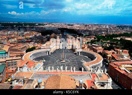 Blick auf Rom von der Kuppel des Petersdom, Vatikan, Rom, Italien, Juli 2017 Stockfoto