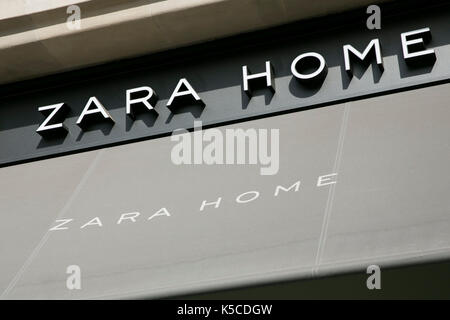Ein logo Zeichen außerhalb von Zara Home Store in Barcelona, Spanien am 30. August 2017. Stockfoto