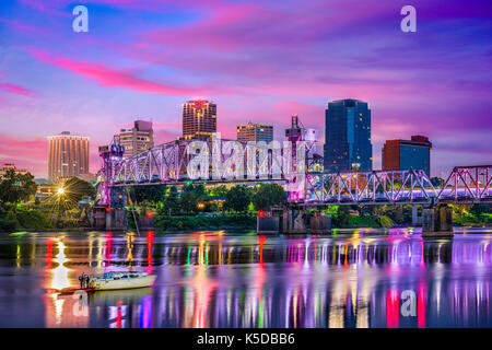 Little Rock, Arkansas, USA Downtown Skyline auf dem Arkansas River. Stockfoto