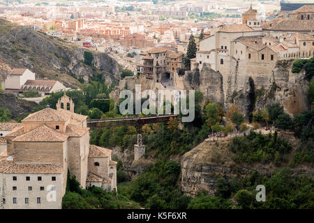 Hängenden Häuser in der mittelalterlichen Stadt Cuenca, in Castilla La Mancha, Spanien. Stockfoto