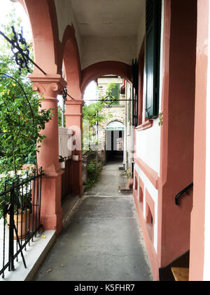 Bacharach am Rhein, Deutschland, Gehweg auf der Stadtmauer Stockfoto