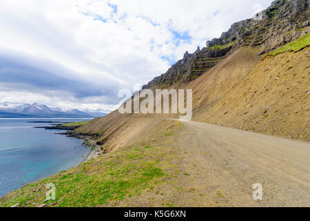 Küste und Landschaft in der Region Ost Fjorde, Island Stockfoto