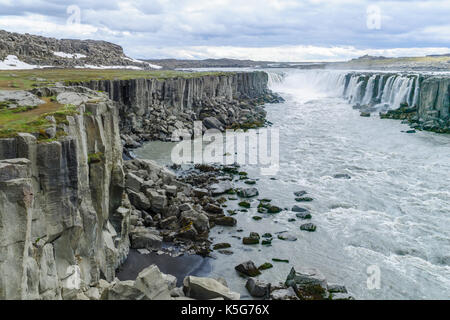 Blick auf den Wasserfall von Selfoss, im Vatnajökull-Nationalpark, Nordosten Islands Stockfoto