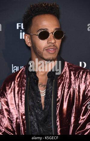 New York, NY, USA. September 2017. Lewis Hamilton bei der Ankunft in Harper's Bazaar: Icons Portfolio Launch Party - Teil 2, The Plaza Hotel, New York, NY 8. September 2017. Kredit: Steven Ferdman/Everett Collection/Alamy Live News Stockfoto