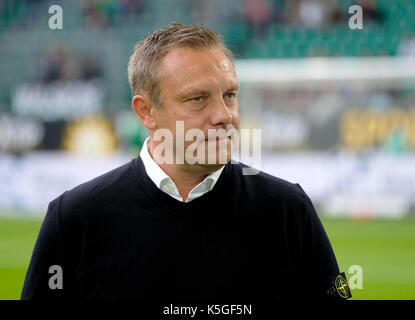 Wolfsburg, Deutschland. 9 Sep, 2017. Hannover manager Andre Breitenreiter vor der deutschen Bundesliga Fußball Spiel zwischen dem VfL Wolfsburg und Hannover 96 in der Volkswagen Arena in Wolfsburg, Deutschland, 9. September 2017. (EMBARGO BEDINGUNGEN - ACHTUNG: Aufgrund der Akkreditierung Richtlinien, die DFL gestattet nur die Veröffentlichung und Verwertung von bis zu 15 Bildern pro Spiel im Internet und in online Medien während des Spiels.) Foto: Peter Steffen/dpa/Alamy leben Nachrichten Stockfoto