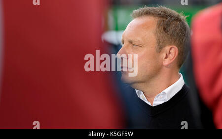 Wolfsburg, Deutschland. 9 Sep, 2017. Hannover manager Andre Breitenreiter während der deutschen Bundesliga Fußball Spiel zwischen dem VfL Wolfsburg und Hannover 96 in der Volkswagen Arena in Wolfsburg, Deutschland, 9. September 2017. (EMBARGO BEDINGUNGEN - ACHTUNG: Aufgrund der Akkreditierung Richtlinien, die DFL gestattet nur die Veröffentlichung und Verwertung von bis zu 15 Bildern pro Spiel im Internet und in online Medien während des Spiels.) Foto: Peter Steffen/dpa/Alamy leben Nachrichten Stockfoto