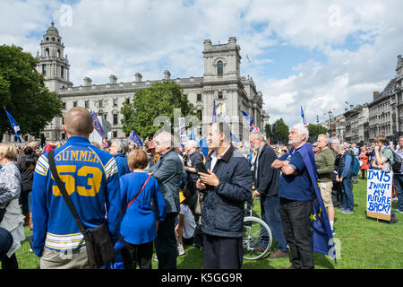 London, Großbritannien. 09 Sep, 2017. Ausfahrt aus Brexit Demonstration in Parliament Square, Westminster. Demonstranten fordern, dass Großbritannien bleibt in der Europäischen Union. Credit: Benjamin John/Alamy leben Nachrichten Stockfoto