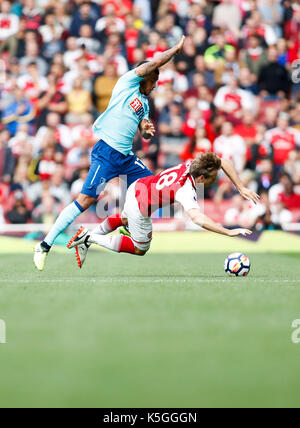 London, Großbritannien. 9 Sep, 2017. Nacho Monreal (R) von Arsenal in der englischen Premier League Spiel zwischen Arsenal und Bournemouth im Emirates Stadium in London, Großbritannien an Sept. 9, 2017. Kredit angegangen: Han Yan/Xinhua/Alamy leben Nachrichten Stockfoto