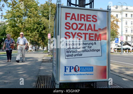 Wien, Österreich. 09. September 2017. Wahl Plakate zu den Nationalratswahlen am 15. Oktober auf den Straßen von Wien. Im Bild Plakat werbung die FPÖ (Freiheitliche Partei Österreichs). Quelle: Franz Perc/Alamy leben Nachrichten Stockfoto