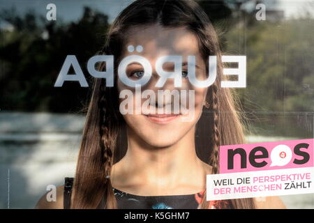 Wien, Österreich. 09. September 2017. Wahlen Plakate zu den nationalen Wahlen auf den Straßen von Wien am 15. Oktober. Im Bild Plakat werbung der NEOS (Das neue Österreich). Quelle: Franz Perc/Alamy leben Nachrichten Stockfoto