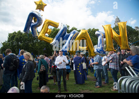 London, Großbritannien. September 2017. Der Marsch der Menschen nach Europa - ‘bleiben’. Quelle: A.Bennett Stockfoto
