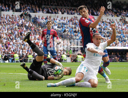 Madrid, Spanien. 09 Sep, 2017. Levante des Torwarts Raul während La Liga Fußball-Match zwischen Real Madrid und Levante im Santiago Bernabeu Stadion Quelle: AFP 7/Alamy leben Nachrichten Stockfoto