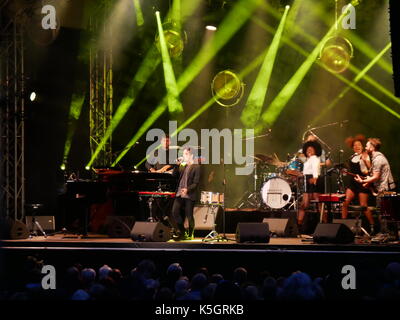 Nideggen, Deutschland. 09. September 2017. Sänger Jamie Cullum auf der Bühne mit seiner Band, Kredit: markus Faymonville/alamy leben Nachrichten Stockfoto