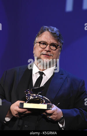 Venedig, Italien. 9. September 2017. : Guillermo del Toro, Goldenen Löwen für den Film "Die Form des Wassers". 74. Internationalen Filmfestspielen Venedig Credit © ottavia Da Re/Sintesi/Alamy leben Nachrichten Stockfoto