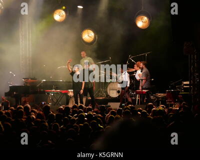 Nideggen, Deutschland. 09. September 2017. Sänger Jamie Cullum Jubel in Richtung Publikum, Kredit: markus Faymonville/alamy leben Nachrichten Stockfoto