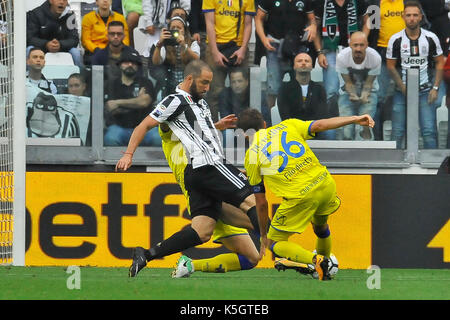 Turin, Italien. 9. September 2017. Gonzalo Higuain (Juventus FC) während dem Spiel in der Serie A TIM zwischen Juventus Turin und AC Chievo Verona bei Allianz Stadion. Das endgültige Ergebnis der Match ist 3-0. Quelle: Fabio Udine/Alamy leben Nachrichten Stockfoto