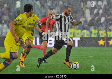 Turin, Italien. 9. September 2017. Gonzalo Higuain (Juventus FC) während dem Spiel in der Serie A TIM zwischen Juventus Turin und AC Chievo Verona bei Allianz Stadion. Das endgültige Ergebnis der Match ist 3-0. Quelle: Fabio Udine/Alamy leben Nachrichten Stockfoto