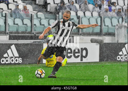 Turin, Italien. 9. September 2017. Gonzalo Higuain (Juventus FC) während dem Spiel in der Serie A TIM zwischen Juventus Turin und AC Chievo Verona bei Allianz Stadion. Das endgültige Ergebnis der Match ist 3-0. Quelle: Fabio Udine/Alamy leben Nachrichten Stockfoto