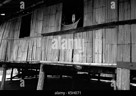 Stationaer ward zu einem Mawker Burmesischen (Thailand) Medècins Sans Frontiéres Flüchtlingslager im Nordwesten von Thailand. September, 1996. Stockfoto